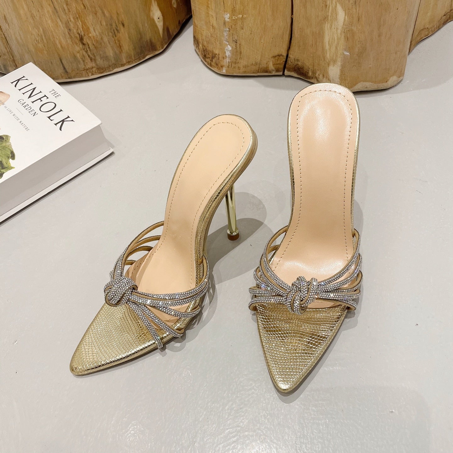 SANDÁLIA MULE KAIRA DOURADA