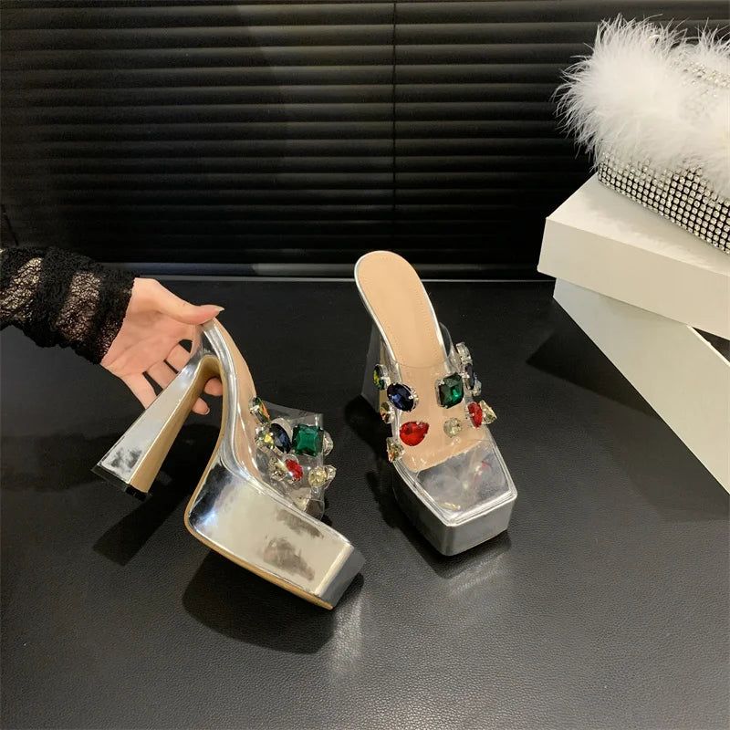 SANDÁLIA PLATAFORMA OSÍRIS COM PEDRAS COLORIDAS