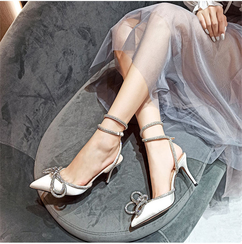 SCARPIN PARIS SALTO 9CM FINO COM STRASS BRANCO